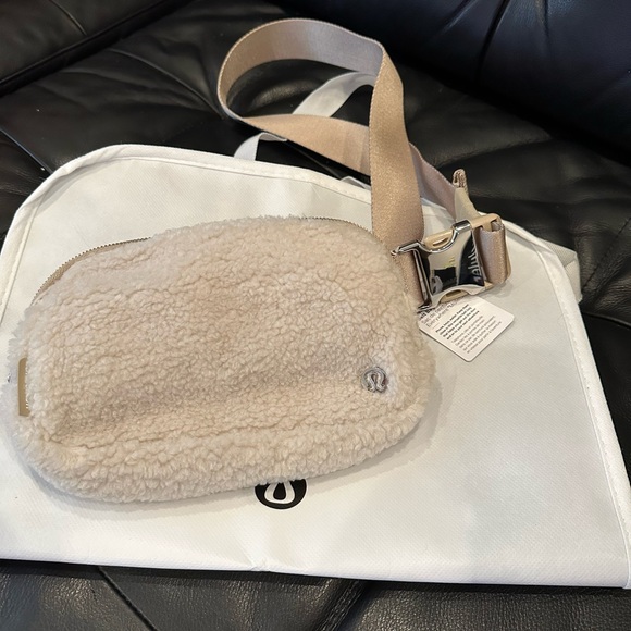 lululemon athletica Handbags - NWT Lululemon Fleece Everywhere Belt Bag in Ivory